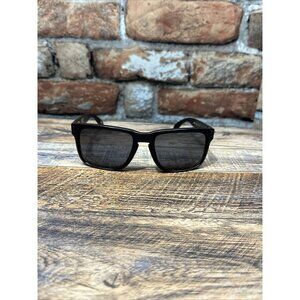 Oakley Holbrook OO9102-E555 57-18 137 USA Black Sunglasses Men’s